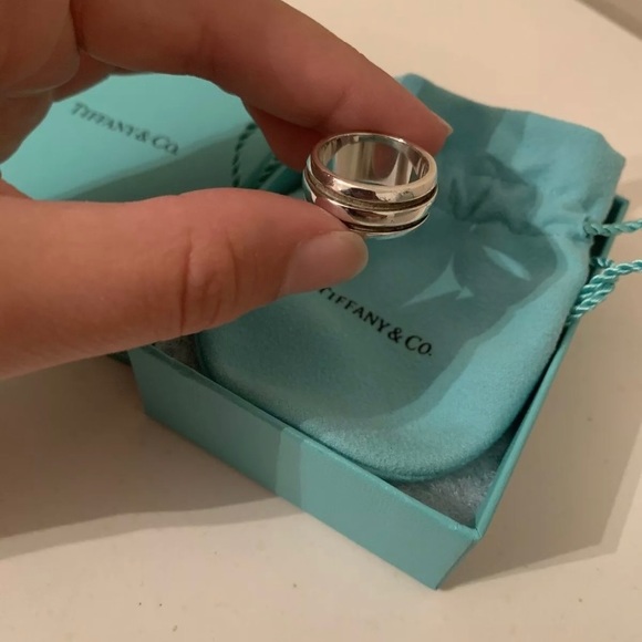 Tiffany Ring Size 6 - Picture 5 of 9